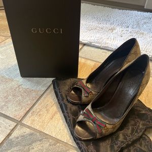 Gucci heels, dust bag & box